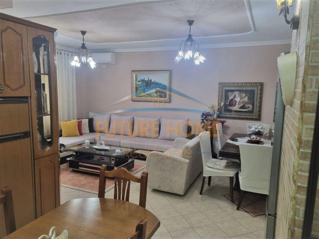 Qera, Apartament 2+1, Rruga e Barrikadave