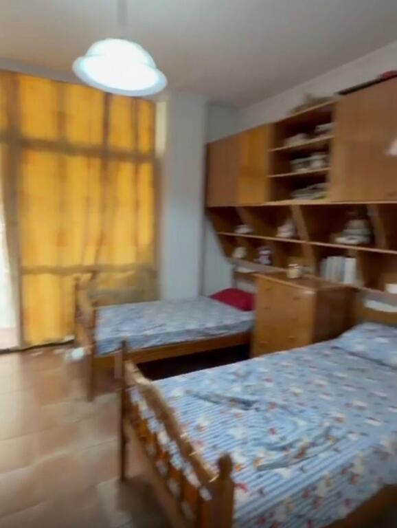 Apartament 2+1 me qira tek Gjimnazi Partizani!