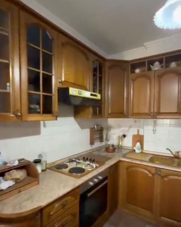 Apartament 2+1 me qira tek Gjimnazi Partizani!