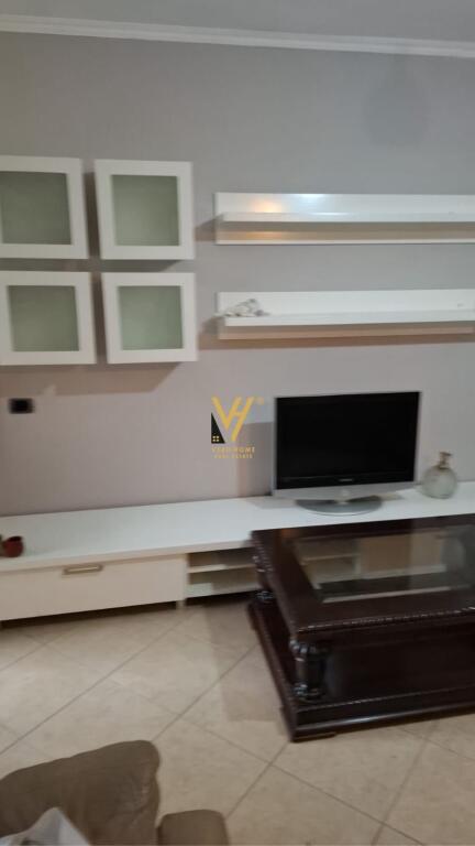 JEPET APARTAMENT 2+1+BLK ME QERA TE SIRI KODRA 700 EURO