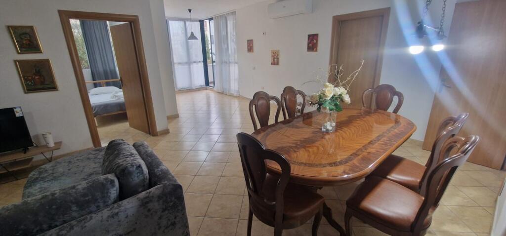 Affittasi appartamento 2+1+2 bagni a 21 Dhjetori