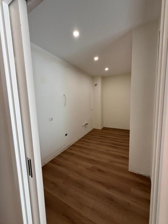 Apartament 2+1+2 + Post Parkimi – Liqeni i Thatë