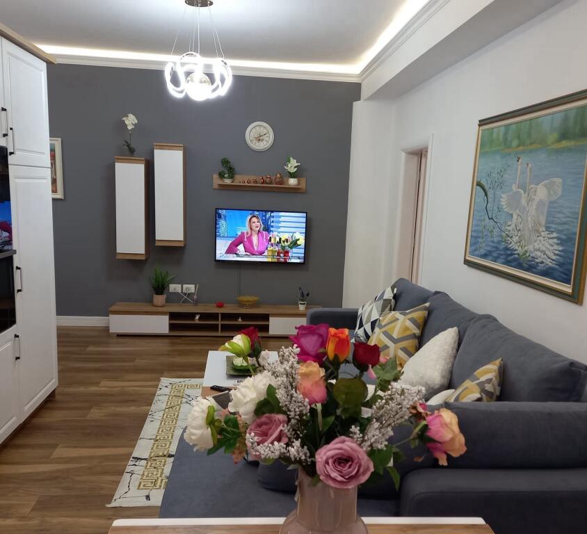 APARTAMENT ME QERA 1+1 BLLOKU 65.000 LEKE