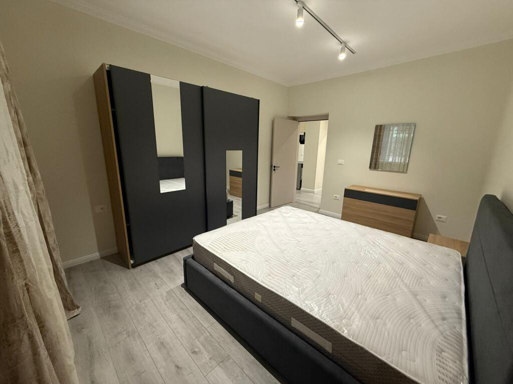 Apartament 2+1 me qera tek Garda