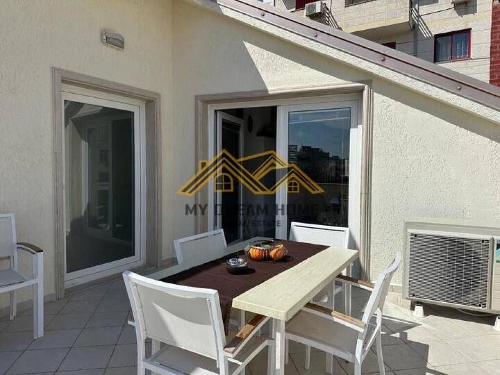 VILLA DI 4 PIANI IN VENDITA NEL CENTRO DI DURAZZO VICINO AL TRIBUNALE !