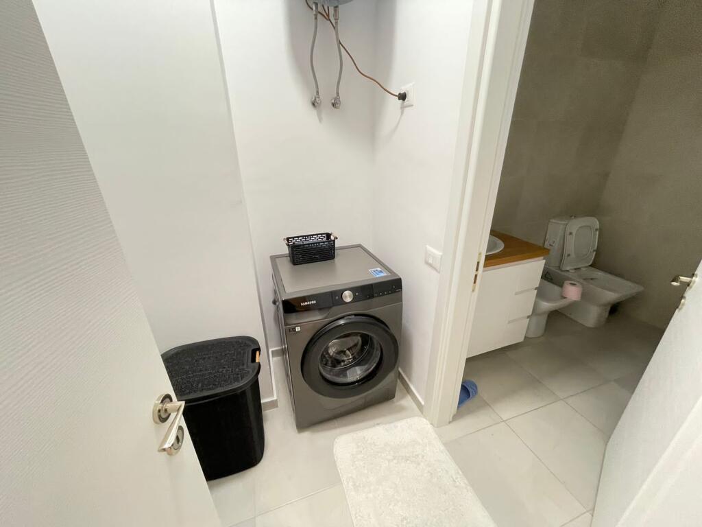 🏡✨ Super Apartament me Qera – 2+1+2  📍 Adresa: Rruga e Dibrës 💶 Çmimi: 850 € / muaj