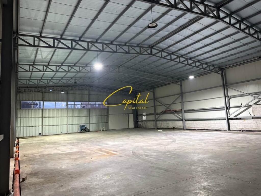 WAREHOUSE FOR RENT 300 M2 KAMEZ 230,000 LEKE