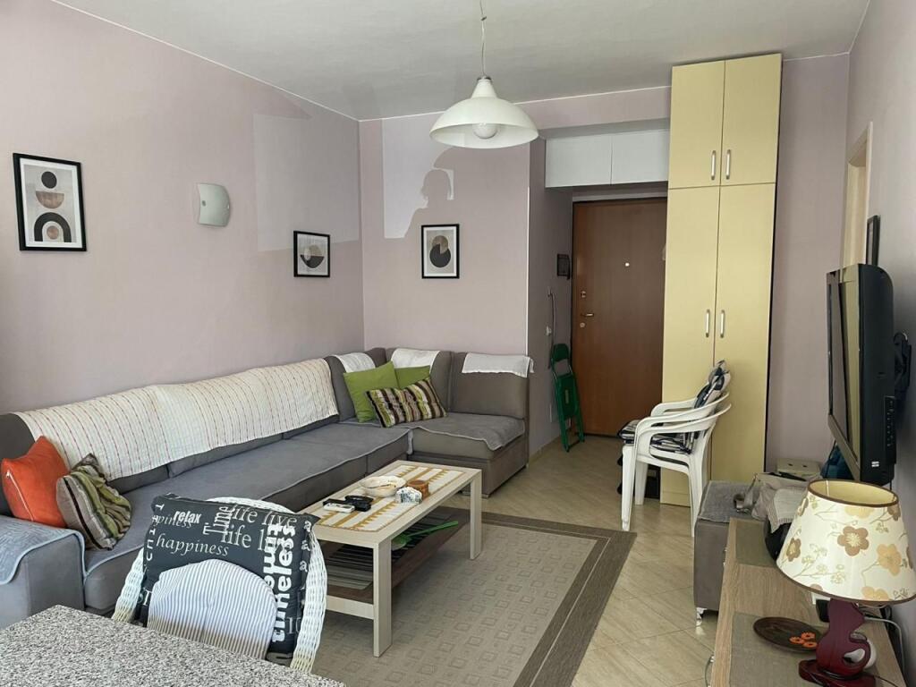 FOR SALE APARTMENT 1+1 + GARAGE, QERRET BEACH