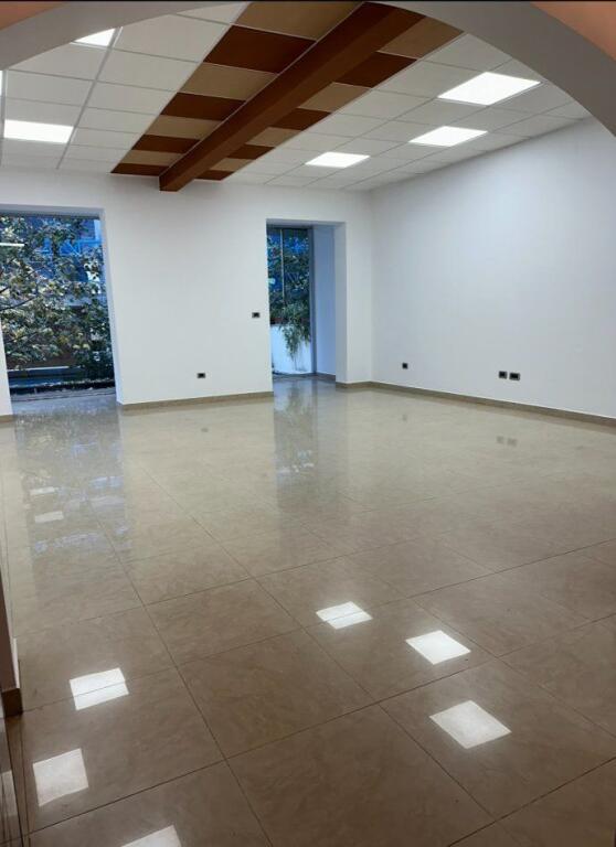 OFFICE FOR RENT 100 M2 BLOCK 1,000 EURO