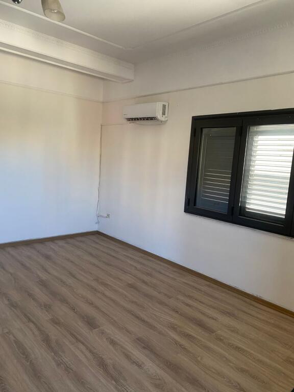 🏢 Ambient Biznesi me Qira – 180 m²  📍 Pranë Fakultetit Ekonomik