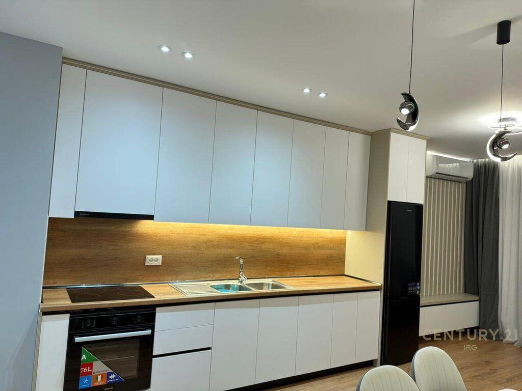Golden Tower – Jepet me Qira Apartament 2+1 + Parkim | Mine Peza