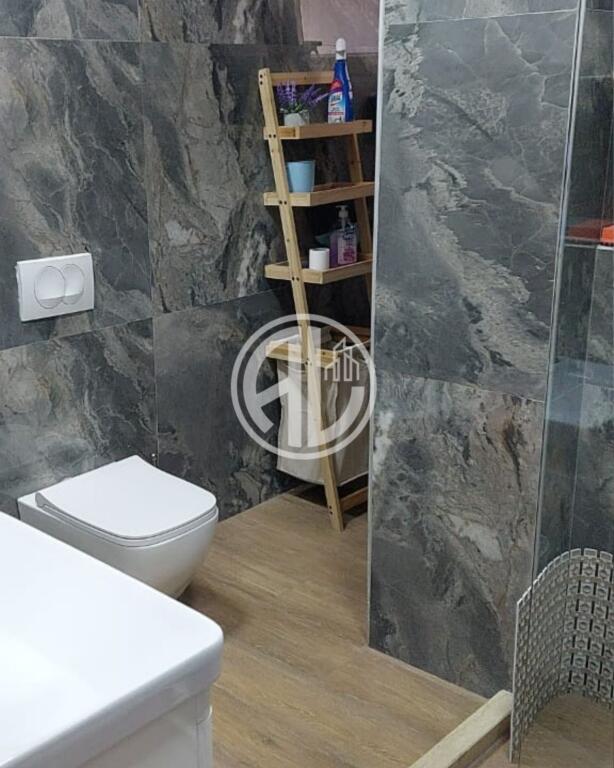 Apartament me Qira