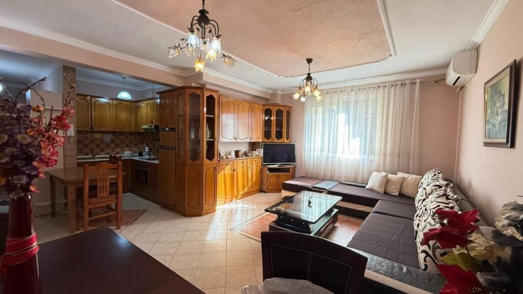 2+1 Apartment for rent – Center, Dibra Street