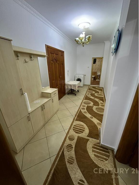 Jepet me Qira Apartament 2+1 tek 5 Maji! 500 € /Muaj Sip. Totale  136m2