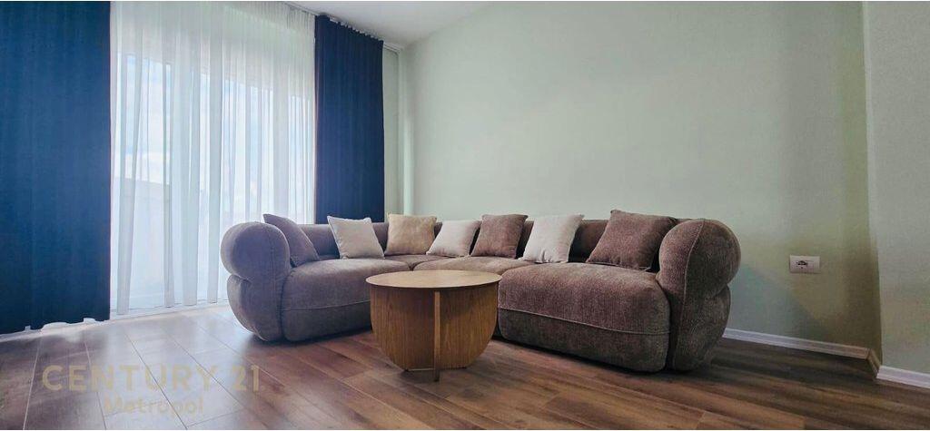 AFFITTASI APPARTAMENTO 1+1, ZOGU I ZI! 700 € /Mese Sup. Totale  77m2