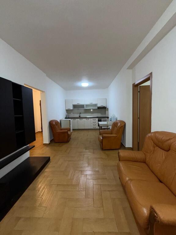 Affittasi appartamento 2+1 – Via Him Kolli