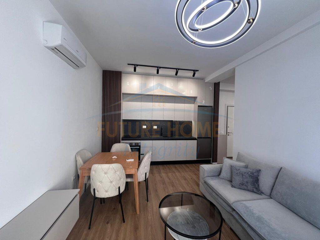 Affitto, Appartamento 1+1, Complesso Kadiu, Tirana.
