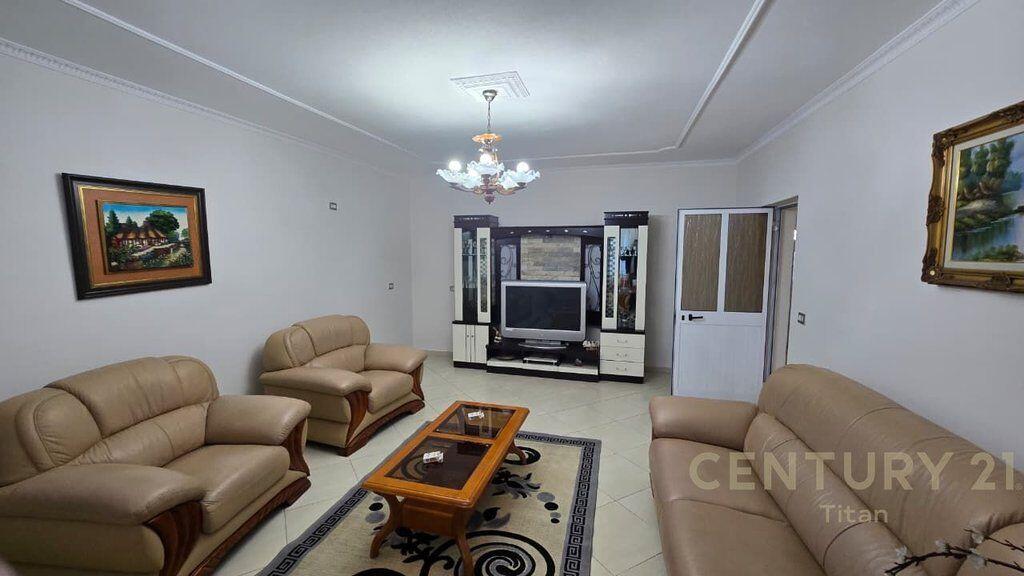 Jepet vile me qira prane Fiori di Bosko, ne Don Bosko 700 € /Muaj Sip. Totale  355m