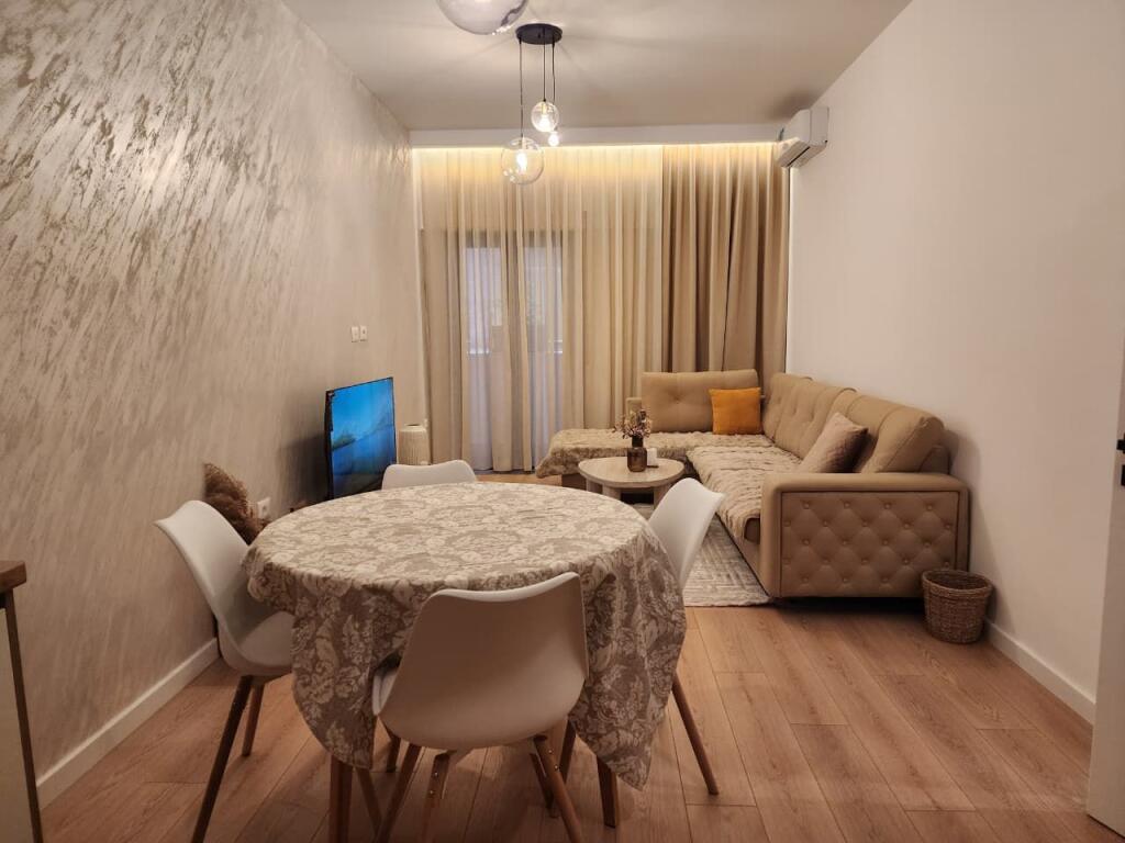 🏢 Appartamento 2+1 in Affitto – Centro, vicino a 15-Katëshi