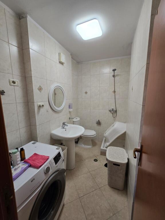 🏡 Jepet me qira Apartament 2+1+2, Rruga e Kosovareve
