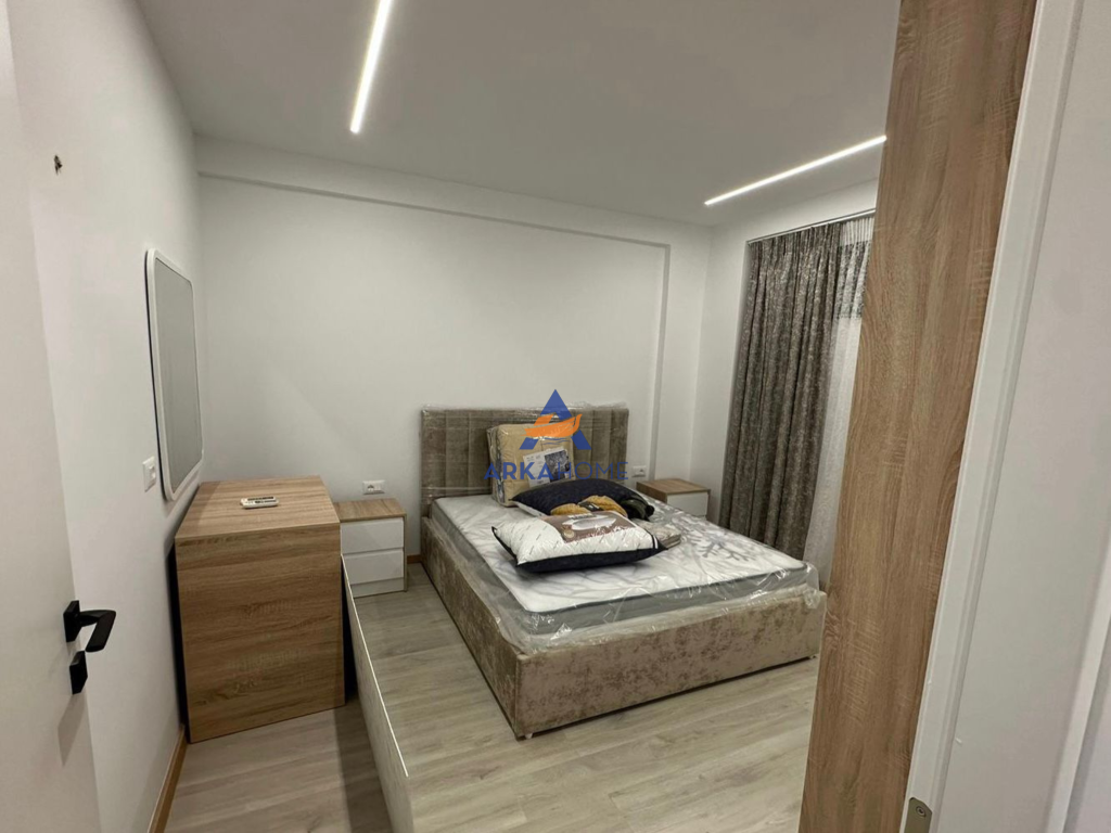 AFFITTASI APPARTAMENTO 1+1+BALCONE "TE ZOGU I ZI" 700 EURO