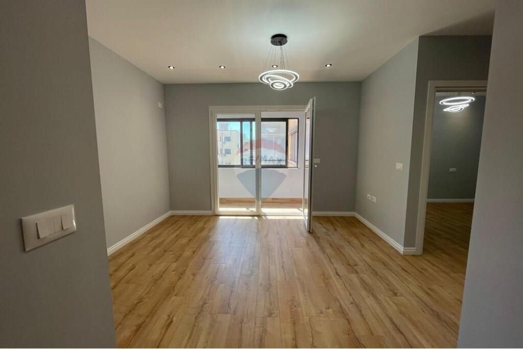 Apartment 1+1 for sale at 5 Maji!