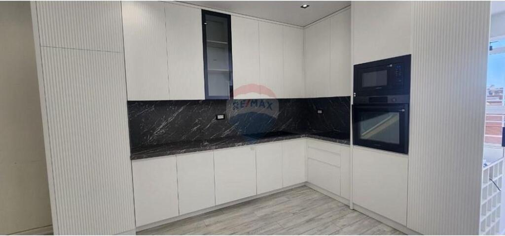 Apartament - Për Qira - Kompleksi Delijorgji, Rruga e Kavajës, Tiranë