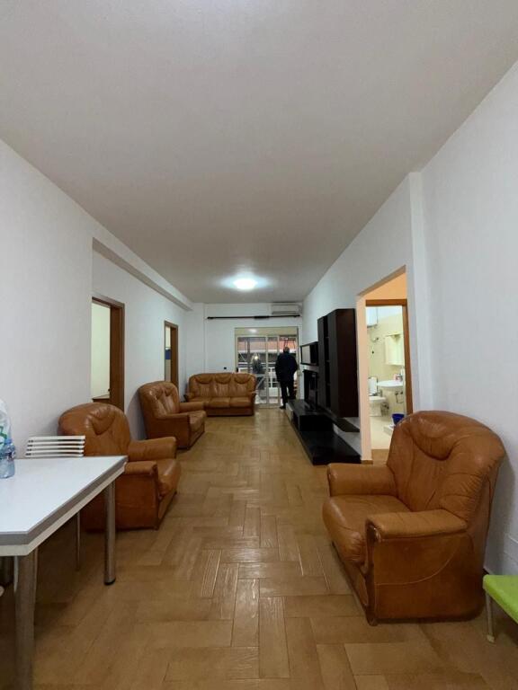 Affittasi appartamento 2+1 – Via Him Kolli