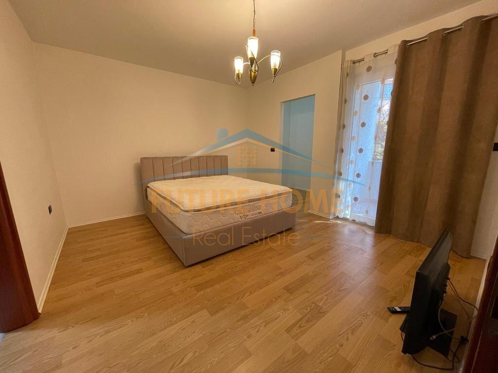 JAP APARTAMENT ME QERA 2+1, RRUGA E ELBASANIT.