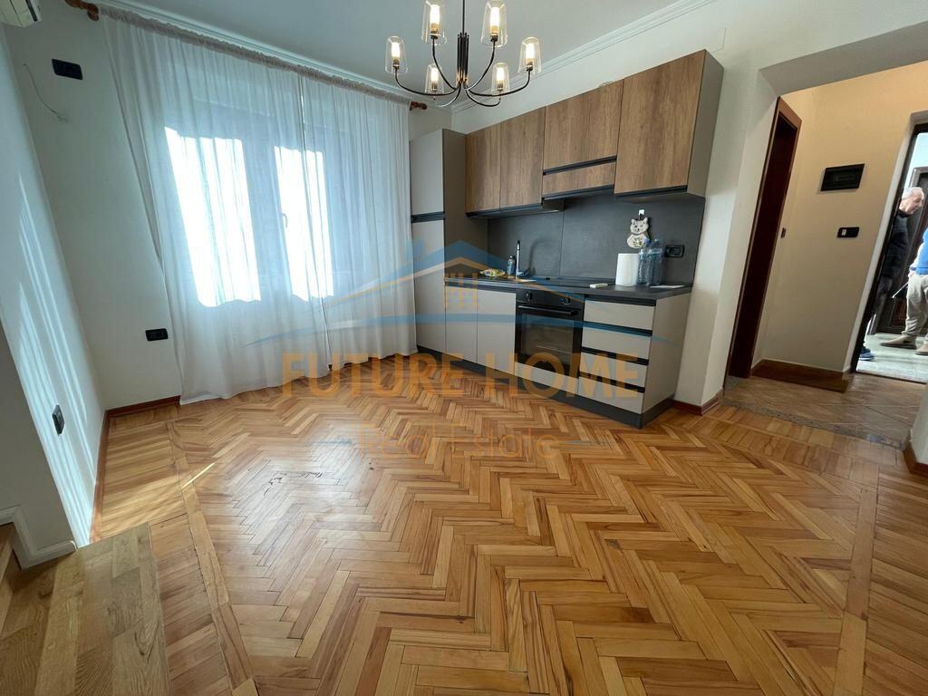 JAP APARTAMENT ME QERA 2+1, RRUGA E ELBASANIT.