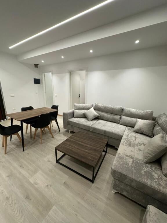 Apartament 1+1 me qira tek Zogu i Zi!