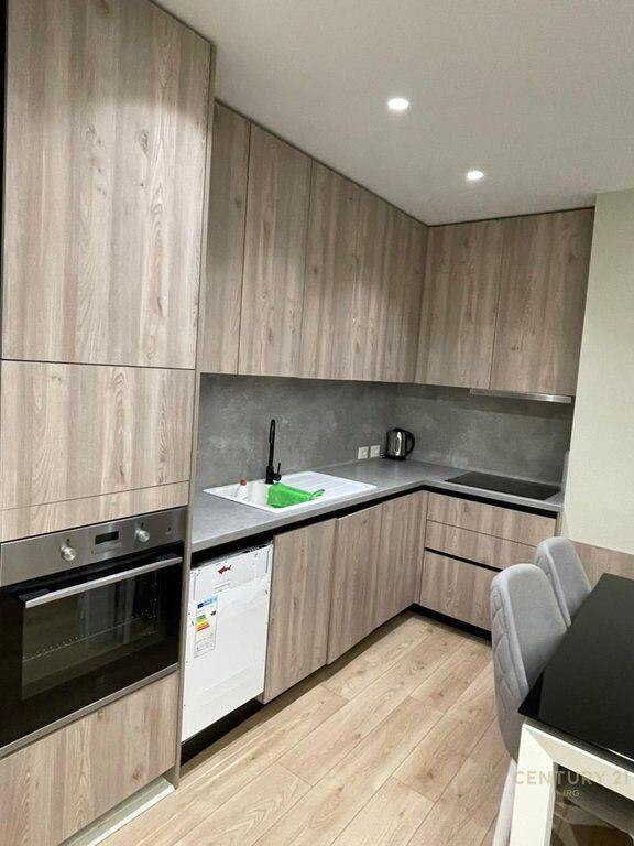 Apartament Modern 1+1 me Pamje – Bulevardi i Ri, Zogu i Parë