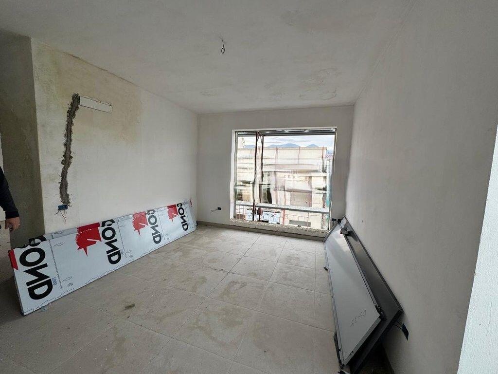 Shitet Apartament 1+1 te Ish parku 120,000 €