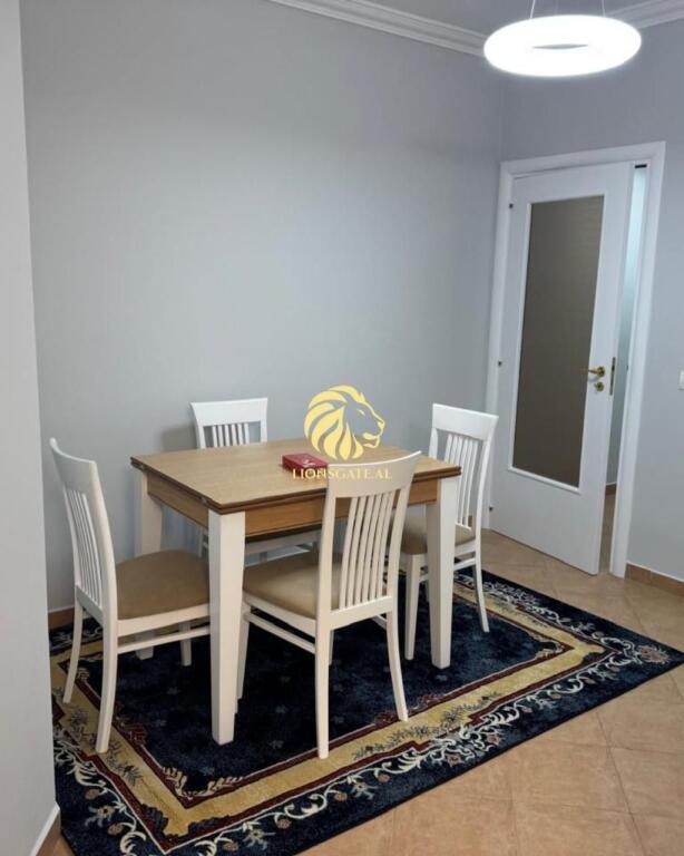 🏢 APARTAMENT ME QIRA – RRUGA E KAVAJËS