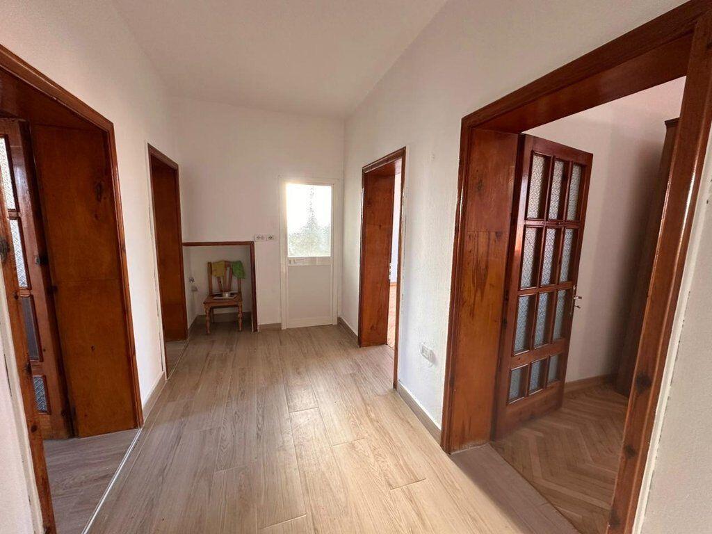 JEPET ME QIRA AMBIENT PER ZYRA NE RRUGEN E BARRIKADAVE !