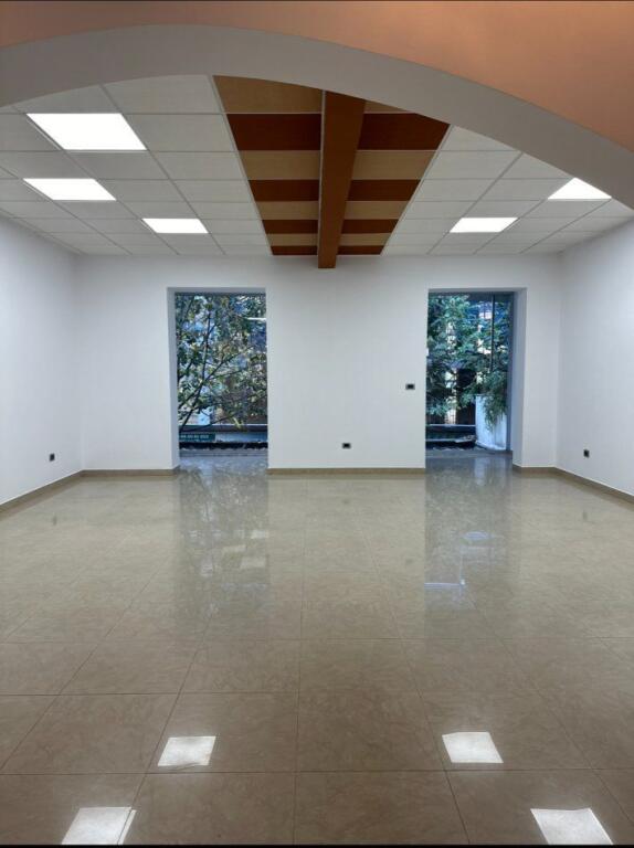 OFFICE FOR RENT 100 M2 BLOCK 1,000 EURO