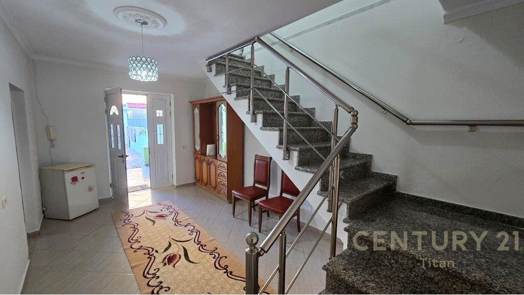 Jepet vile me qira prane Fiori di Bosko, ne Don Bosko 700 € /Muaj Sip. Totale  355m