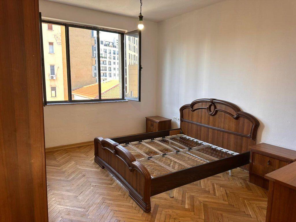 JEPET ME QIRA AMBIENT PER ZYRA NE RRUGEN E BARRIKADAVE !