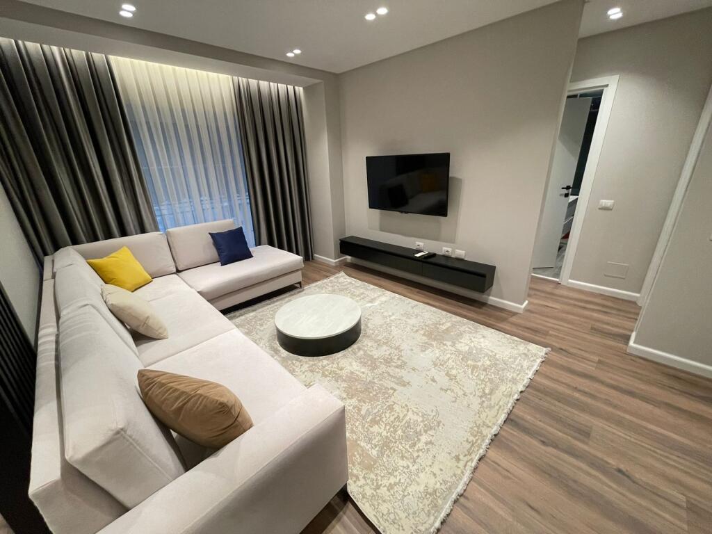 🏡 Affittasi appartamento 2+1  📍 Ex Campo di Aviazione, vicino al parco 💰 Prezzo: 70.000 Lek/mese