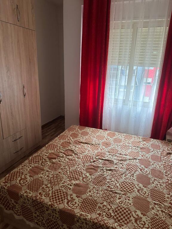 Appartamento 1+1 in affitto, Complesso Golden Park, di fronte American 3 Prezzo: 450 mila lek