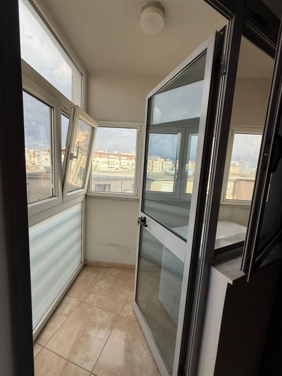 Apartament 2+1 per shitje tek Irfan Tomini!
