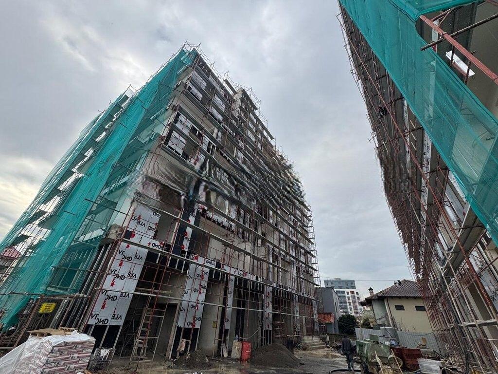 Shitet Apartament 1+1 te Ish parku 120,000 €