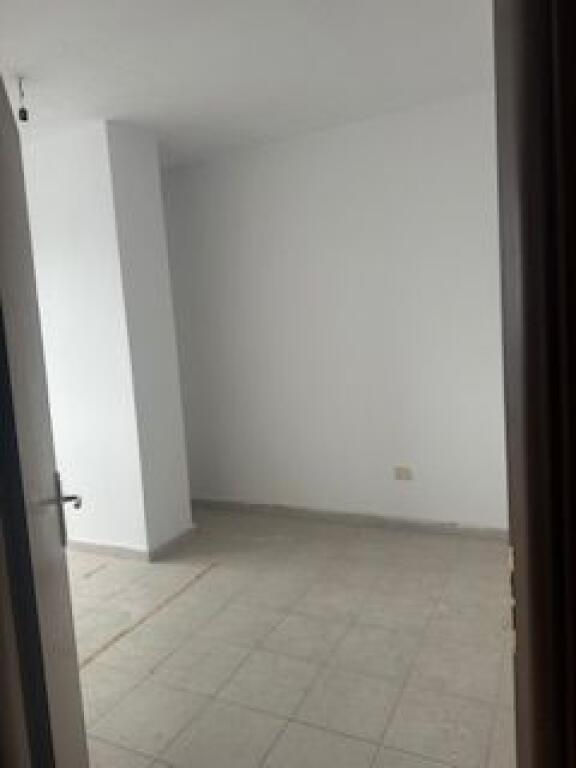 Appartamento 2+1 per residenza o attività commerciale in 5 Maj
