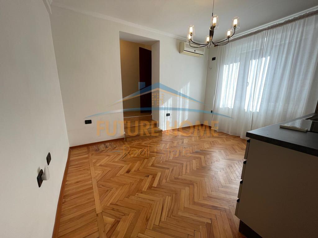 JAP APARTAMENT ME QERA 2+1, RRUGA E ELBASANIT.