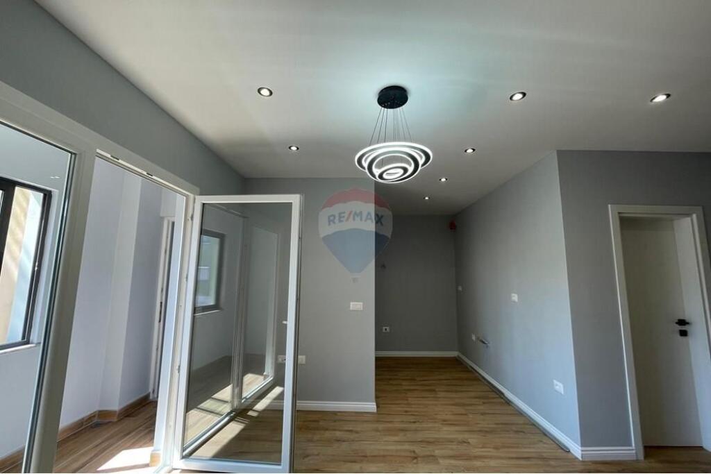 Apartment 1+1 for sale at 5 Maji!