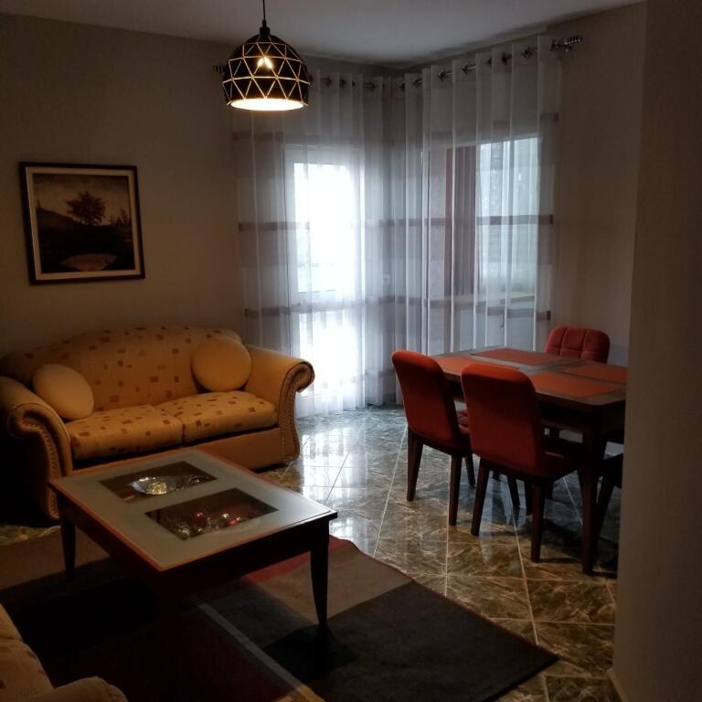 Jepet me qera apartment 2+1, rruga Mine Peza