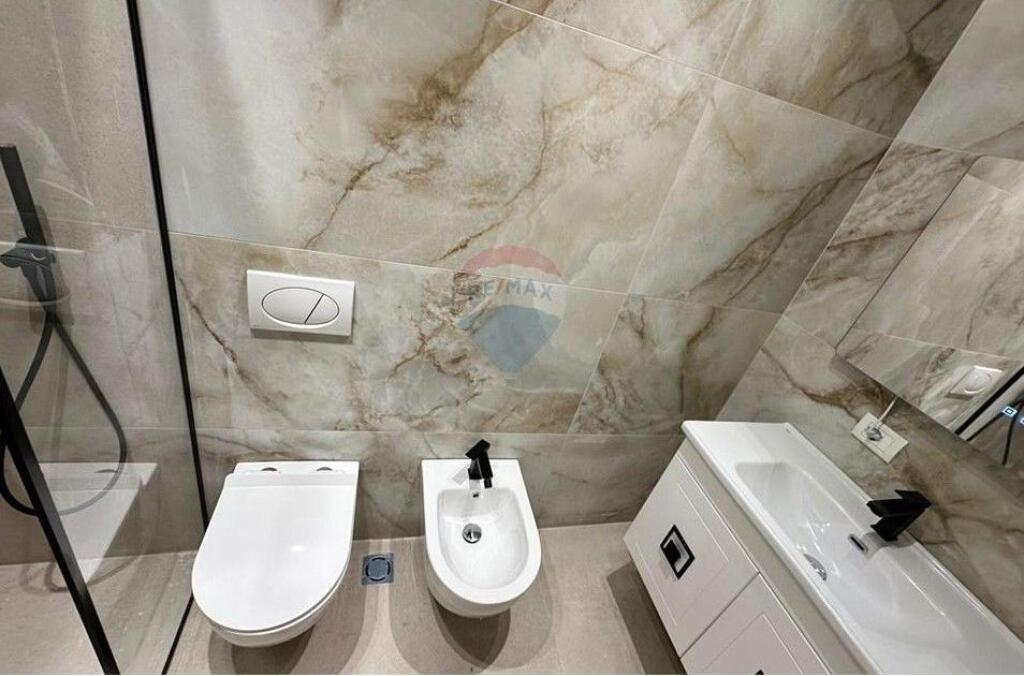 Appartamento 1+1 In Vendita Via Muhamet Gjollesha, 21 Dhjetori, Tirana!! ID: 530471006-268