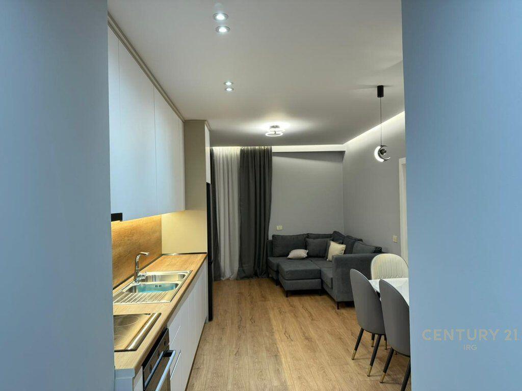 Golden Tower – Jepet me Qira Apartament 2+1 + Parkim | Mine Peza