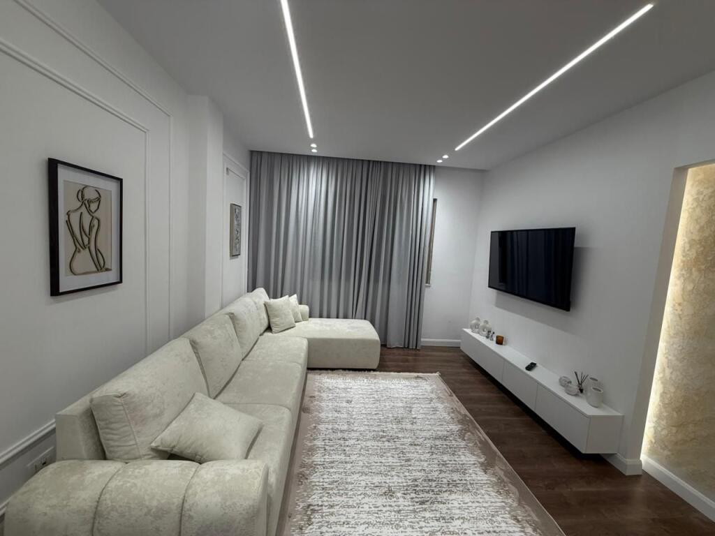 APARTAMENT ME QIRA 1+1 TE PASTICERI , NELA 6 YZBERISHT