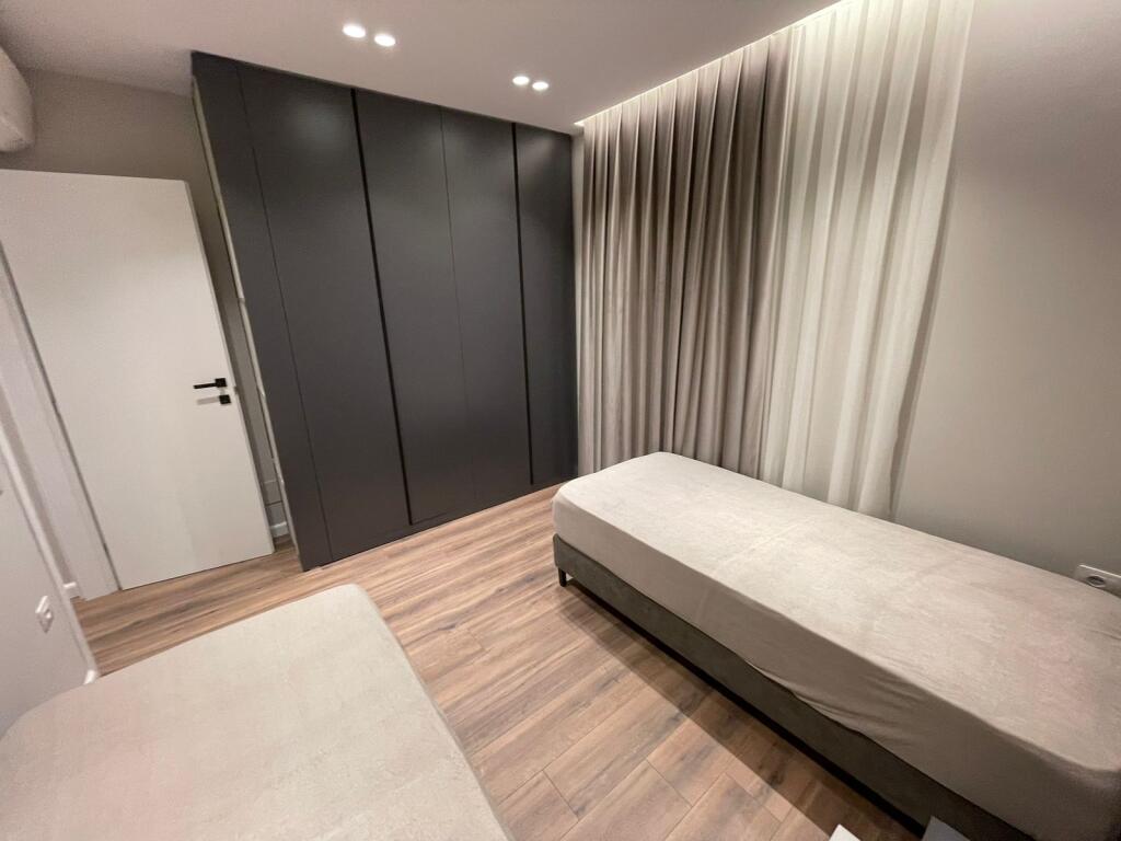 🏡 Affittasi appartamento 2+1  📍 Ex Campo di Aviazione, vicino al parco 💰 Prezzo: 70.000 Lek/mese